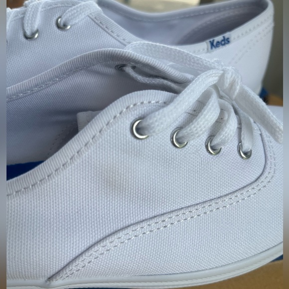 Keds White Canvas Sneakers. 8W - Picture 8 of 8